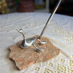 Vintage Hoselton Silver Duck Family Pen Holder